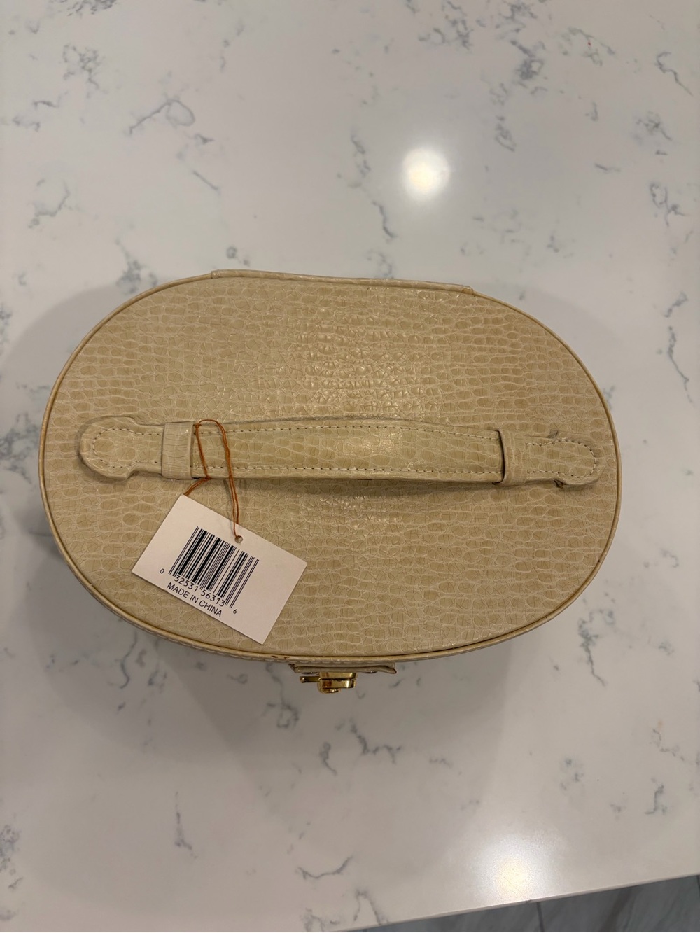 Vintage Bentony Train/makeup Case with Gold Hardware NWT. New old stock - Picture 6 of 9